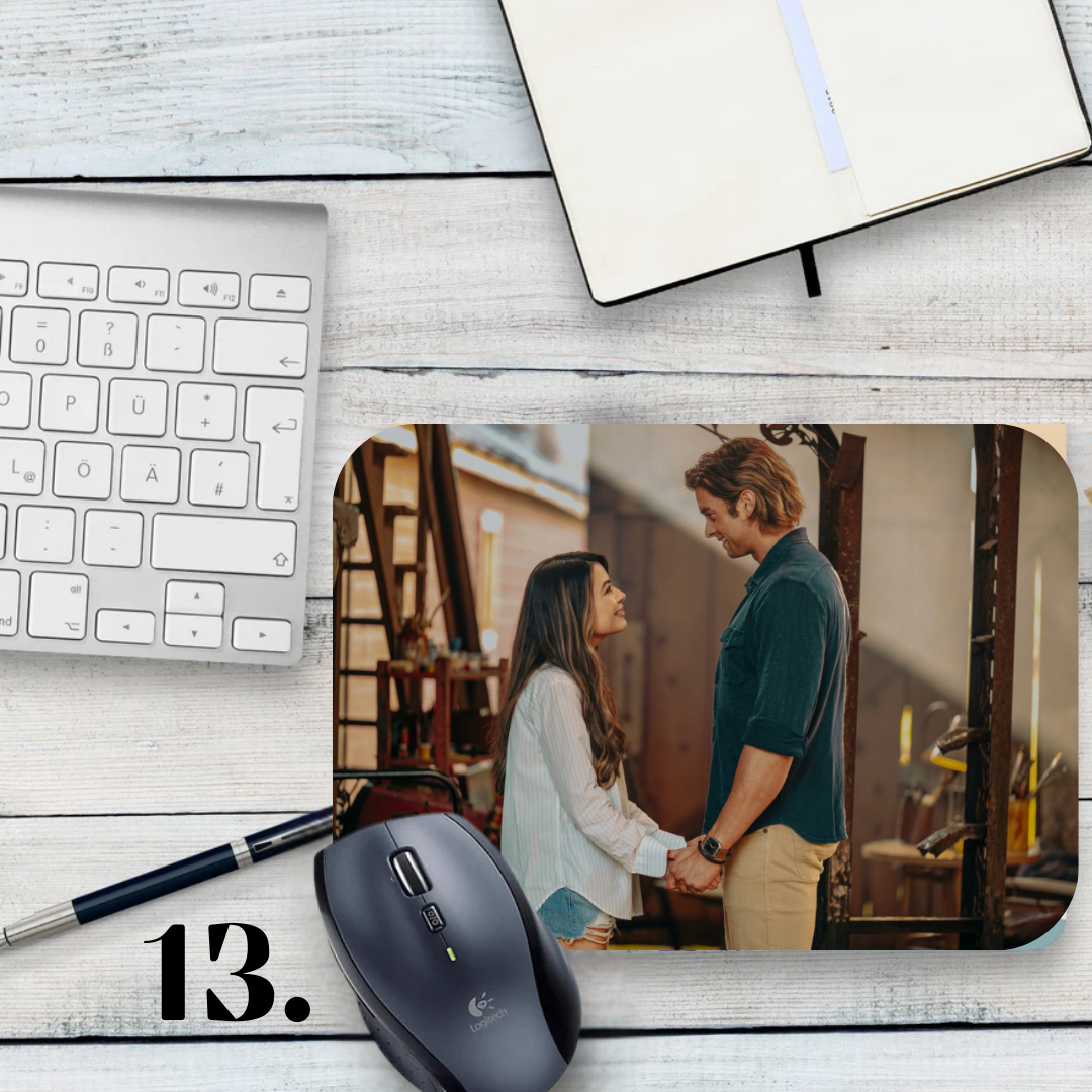 Podkładka pod mysz Nie ten Paryż / The Wrong Paris – romans, Zoey i Adam