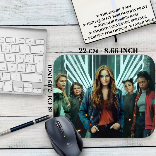 Podkładka pod mysz Przeznaczenie: Saga Winx / Fate: The Winx Saga – Bloom, Stella, magia