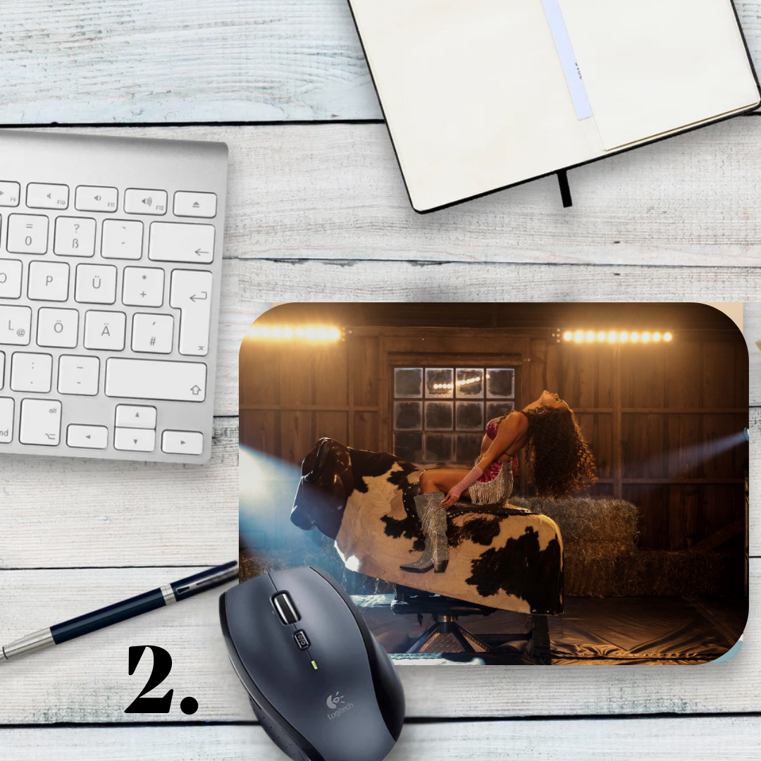 Podkładka pod mysz Nie ten Paryż / The Wrong Paris – romans, Zoey i Adam