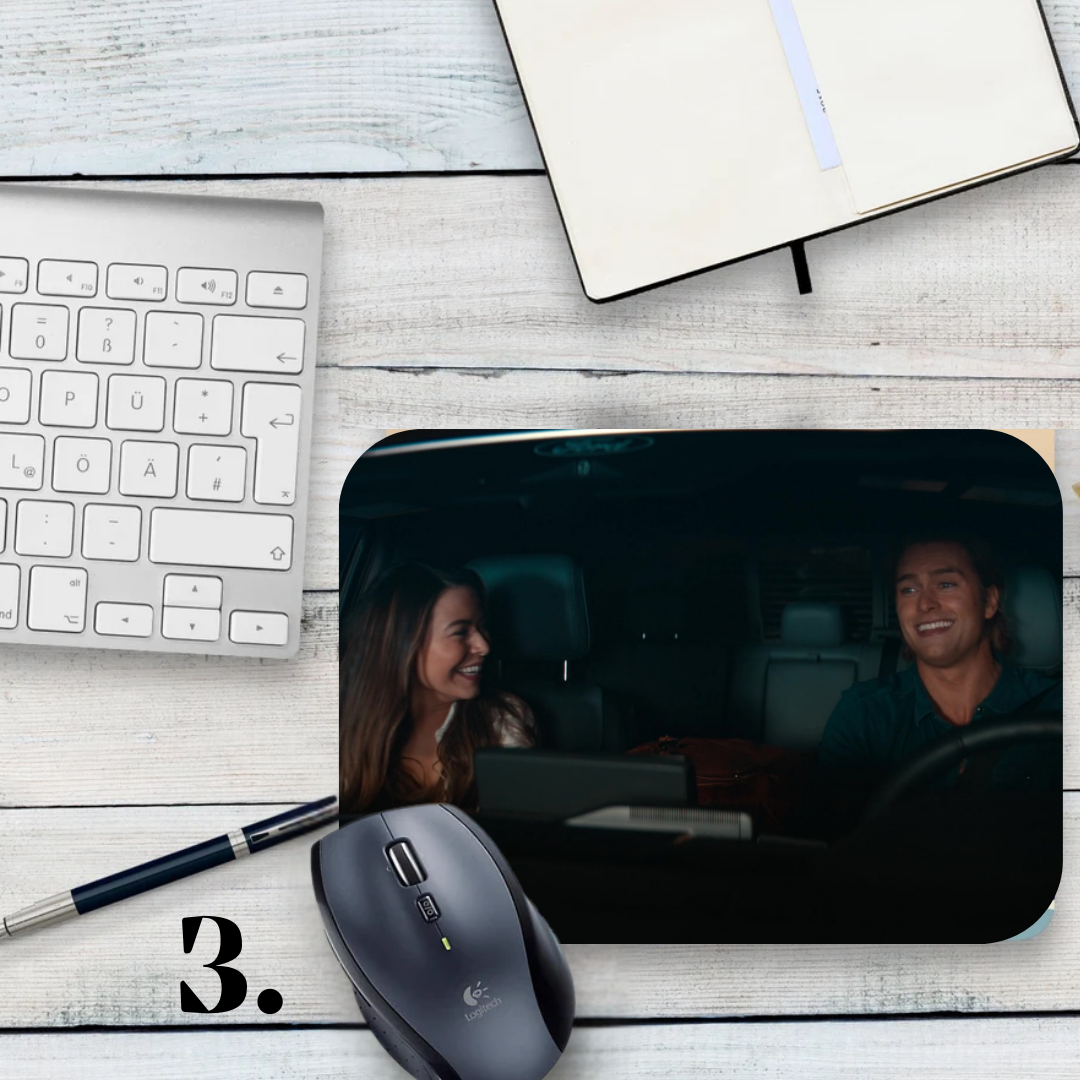 Podkładka pod mysz Nie ten Paryż / The Wrong Paris – romans, Zoey i Adam