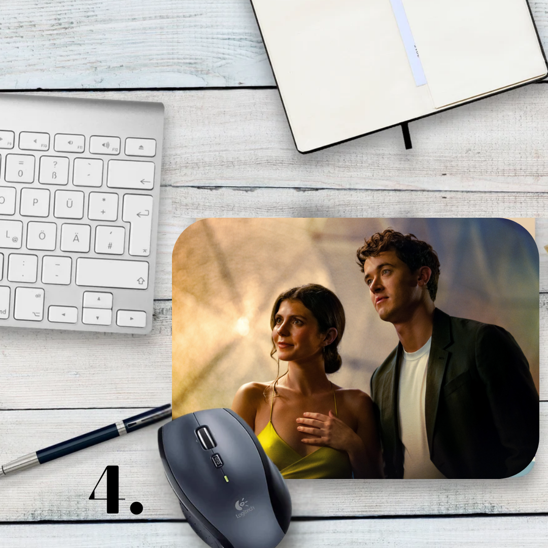 Podkładka pod mysz Ludzie, których spotykamy na wakacjach / People We Meet on Vacation – powieść romantyczna