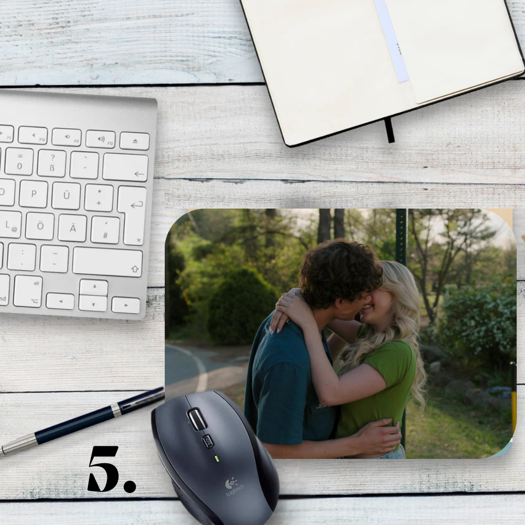 Podkładka pod mysz Regretting You / Regretting You – powieść Colleen Hoover, Morgan i Clara