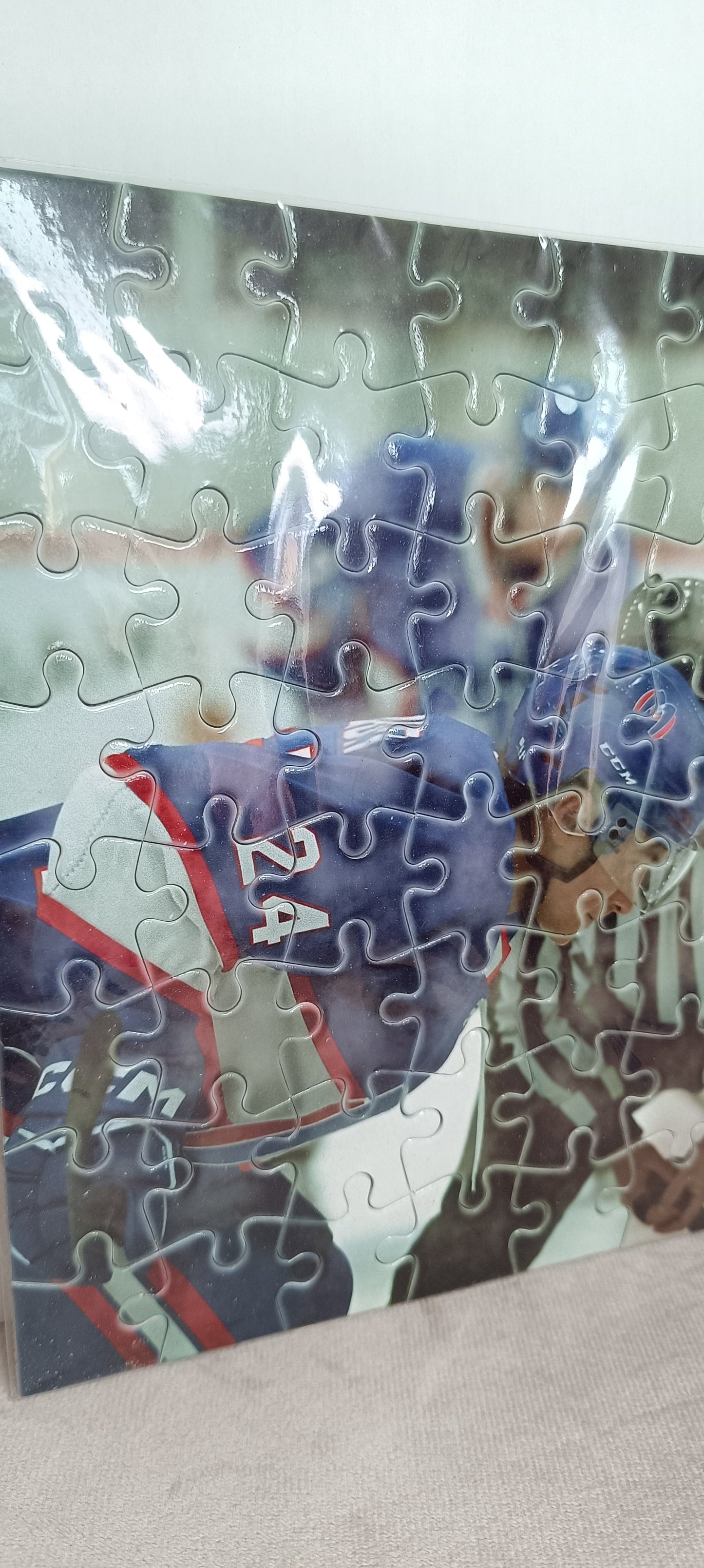 Puzzle Heated Rivalry | Fan-made puzzle 88 pcs. | OUTLET – printing error