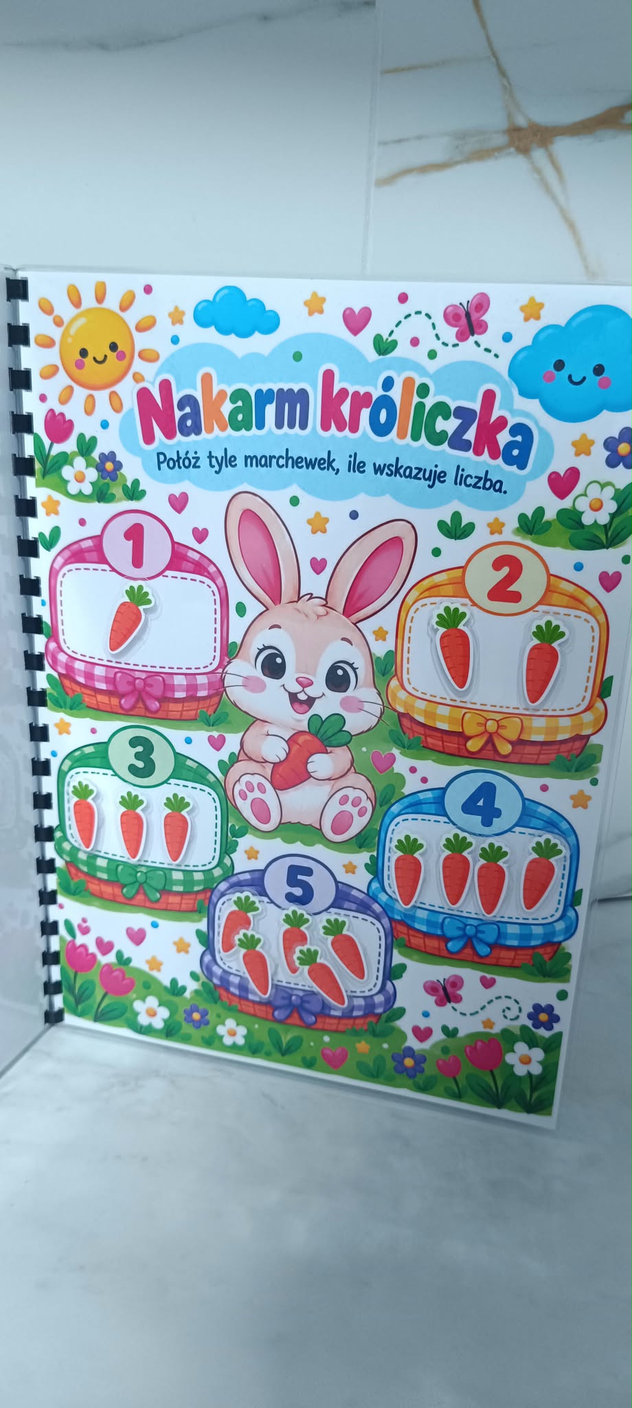 Matematyka 4+ – Książeczka interaktywna na rzepy A4 | Nauka liczenia, dodawania i odejmowania