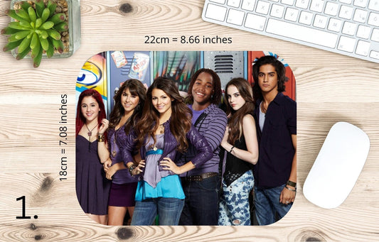 Podkładka pod mysz Victoria znaczy zwycięstwo / Victorious – serial Nickelodeon