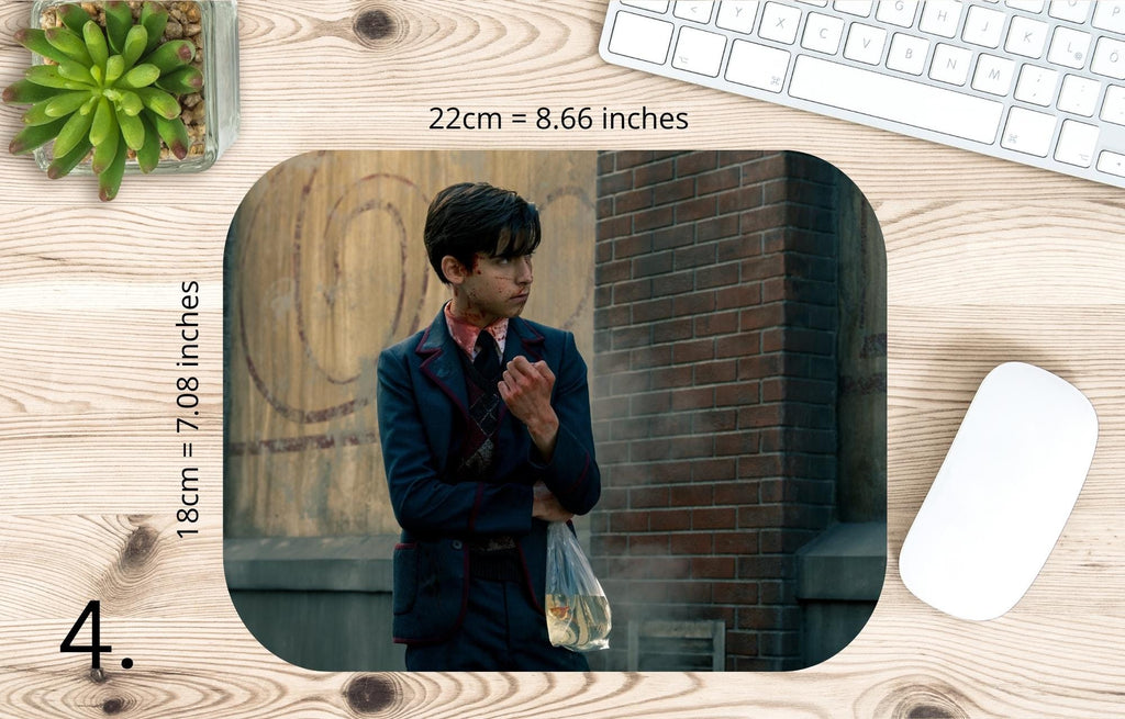 The Umbrella Academy, Academy Superhero, Number Five, Vanya Hargreeves, Luther Hargreeves, Allison, Diego, Klaus Hargreeves |  MAUSEPAD