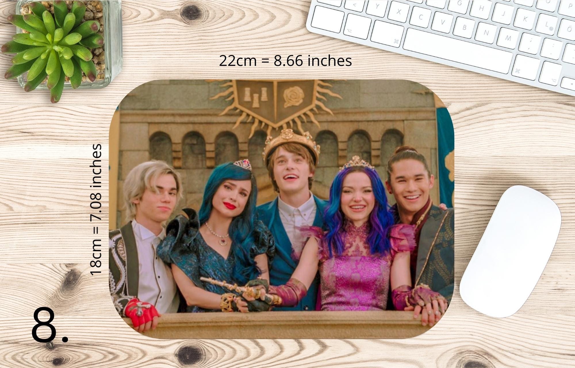 Disney Descendants, Mal and Ben, Evie, Jay, Carlos, Uma, Audrey, Dove Cameron, Sofia Carson, Mitchell Hope, Booboo Stewart |  MAUSEPAD
