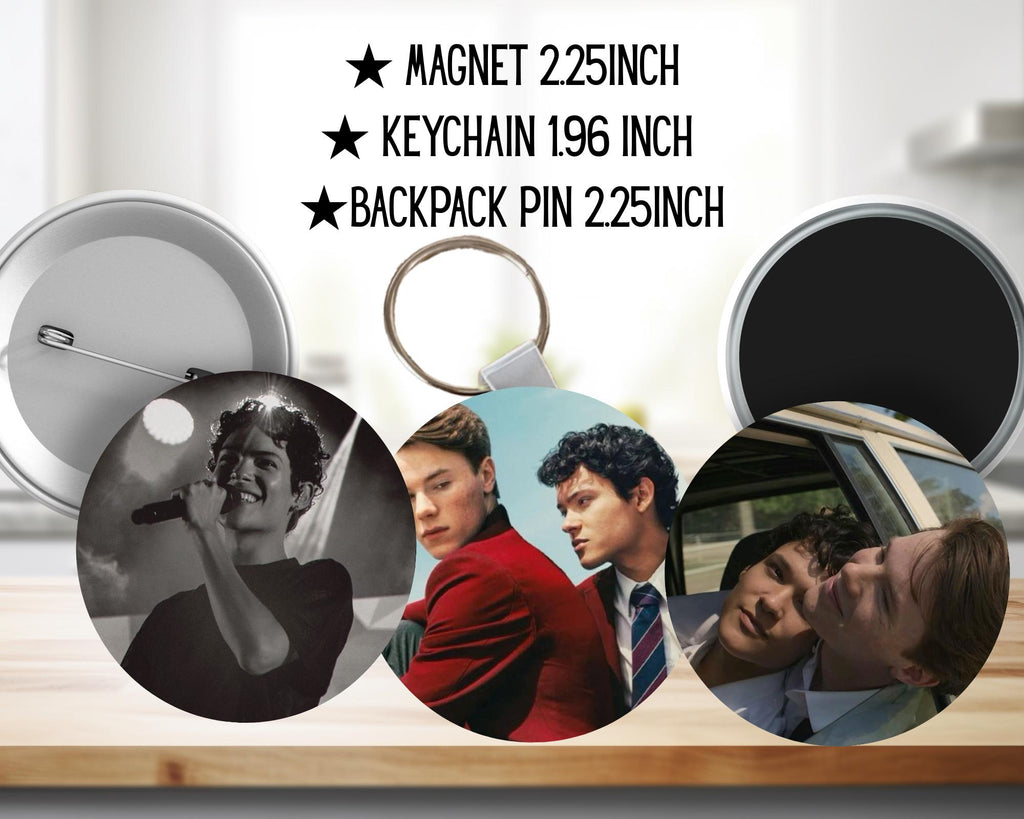 Young Royals, Wilhelm, Simon, August, Sara, Felicie, Hillerska | PINS, KEYCHAIN, MAGNET